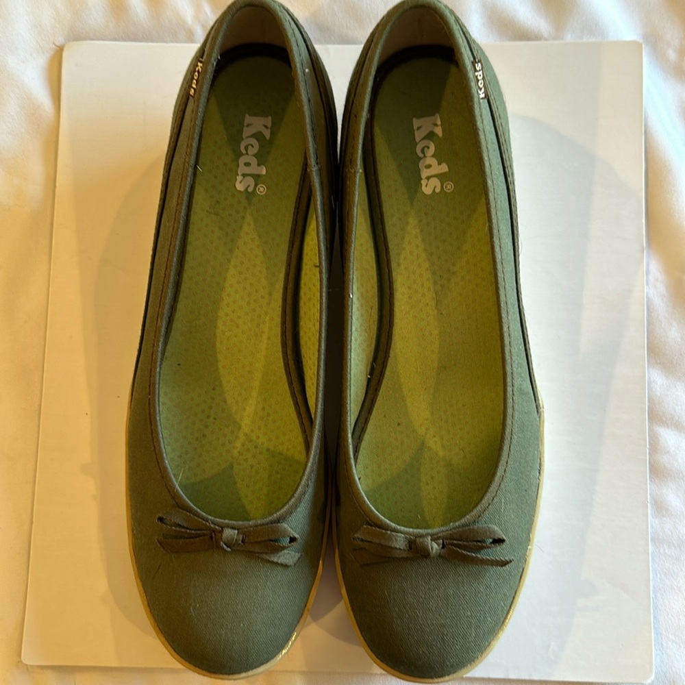 Keds Army Green Shoes Sz 9.5
